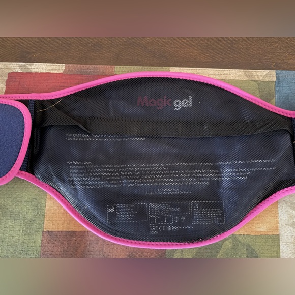 Magic Gel Ice Pack for Back Pain Relief Reusable Hot or Cold Therapy Like New - Picture 5 of 6